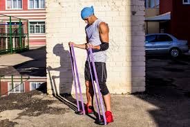 青海西宁：8000名选手参加环城跑迎新年