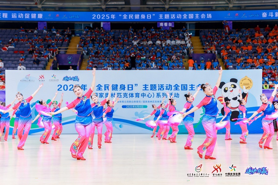 加里·内维尔：切尔西中轴线不够硬，距离赢得英超还很远